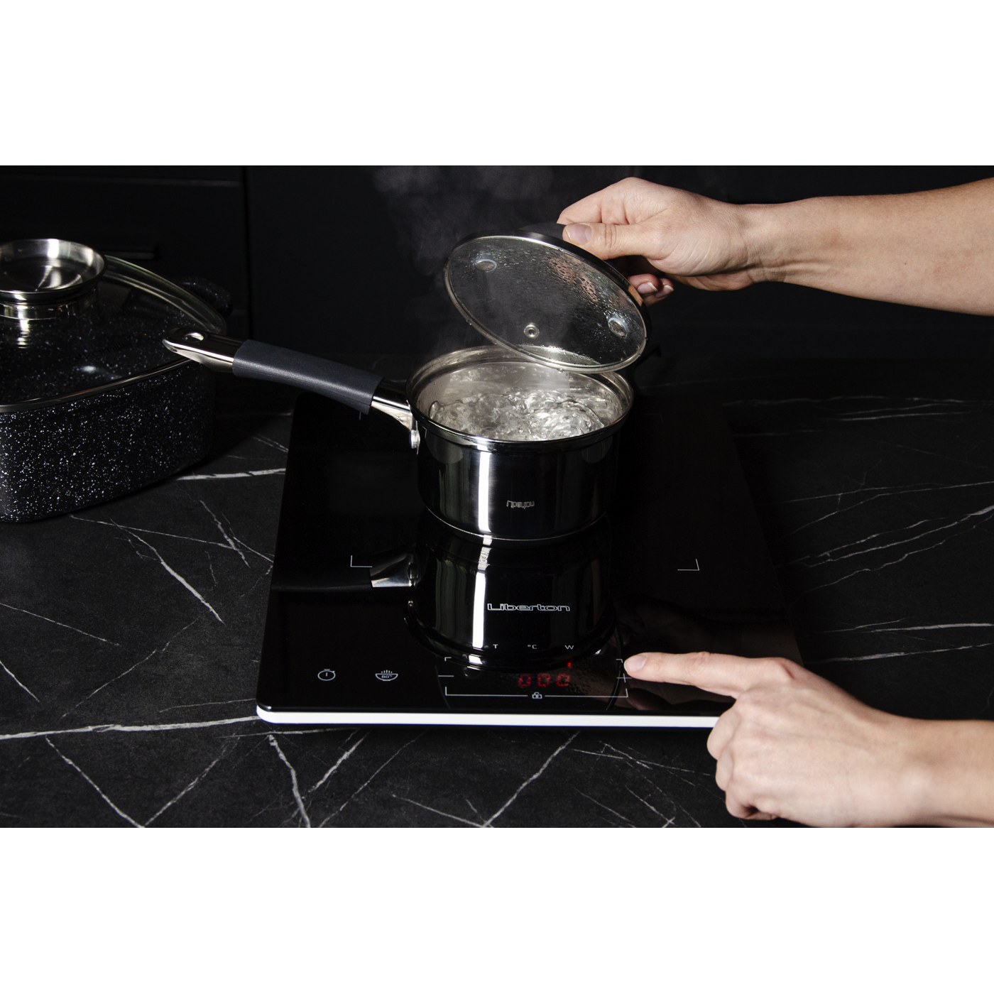 Induction cooker LIC-3706